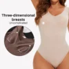 Shapewear sculptant sans couture : string, poitrine, amincissant, bretelles larges.